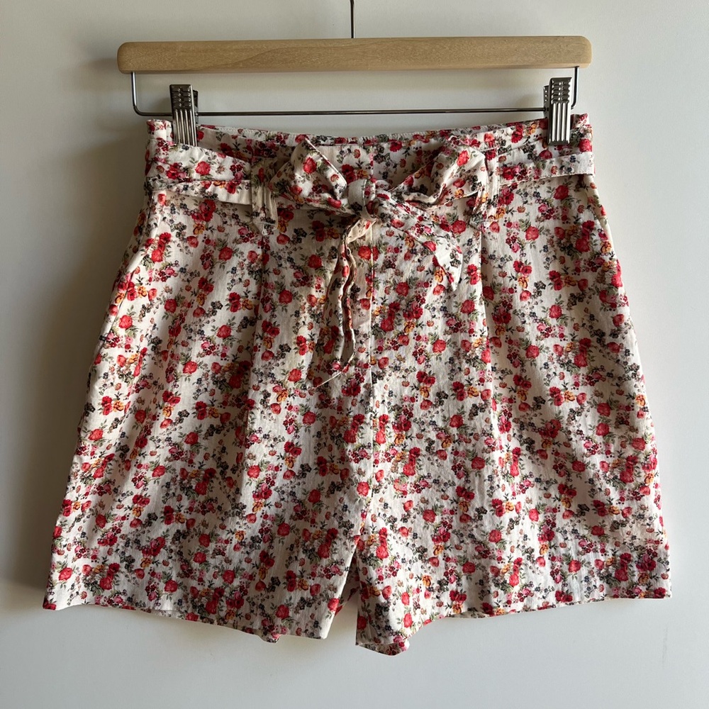 Sezane Lucas Short Fleurs Roses Fond Ecru 6 - Picture 4 of 10